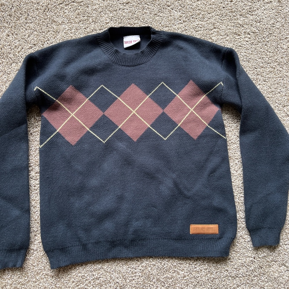 Taylor Swift crew neck